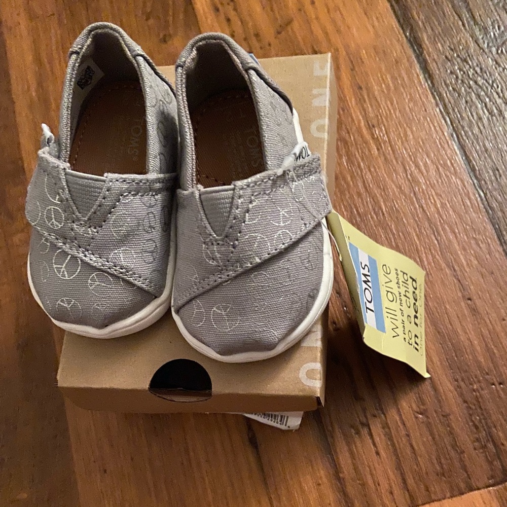 Tom Toms never worn brand new